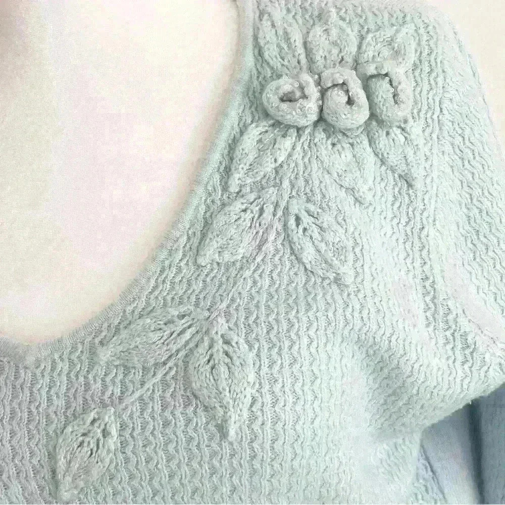 Sage Harbor Vintage Sweater Women’s Size Petite Large Blue Embroidered Sequin - Picture 2 of 8